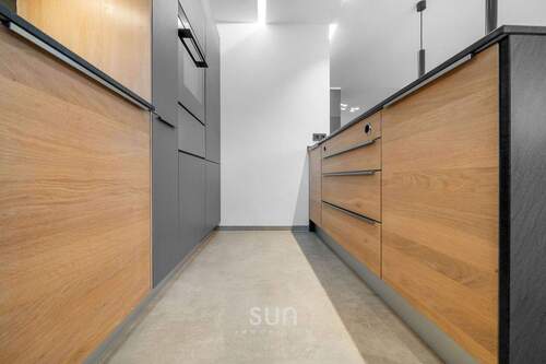 LUXUS TEAM 7 EINBAUKÜCHE MIT MASSIVHOLZ-KOCHINSEL - 