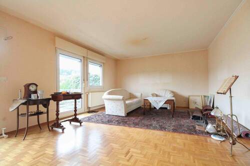 Wohnzimmer - Einfamilienhaus mit 218,10 m&sup2; in Eppstein zum Kaufen