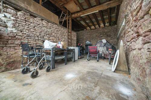 VIEL PLATZ ZUM VERSTAUEN - 