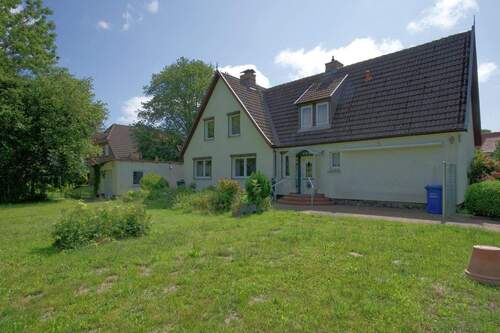 Grundstück mit Nordwestansicht - 