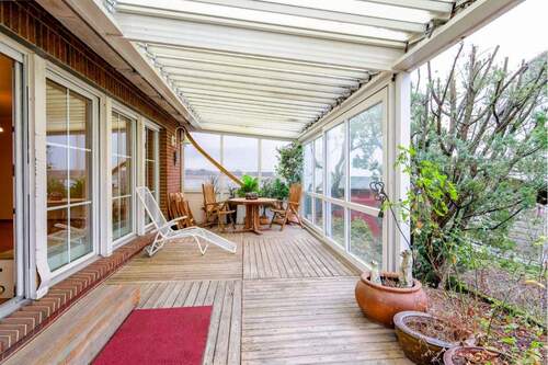 Überdachte Terrasse - 5 Zimmer Einfamilienhaus zum Kaufen in Berlin