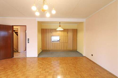 Essbereich mit Durchreiche zur Küche - Einfamilienhaus mit 167,00 m&sup2; in Berlin zum Kaufen