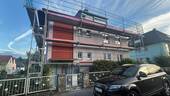 Bild 1 - Traum für Paare und Familien! Kernsanierte 3,5 Zimmer mit Garten, Garage und Balkon