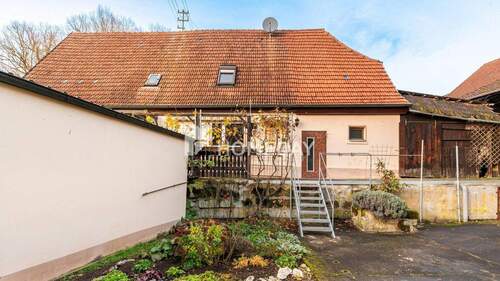 Außenansicht 3 - 5 Zimmer Einfamilienhaus zum Kaufen in Pfarrweisach