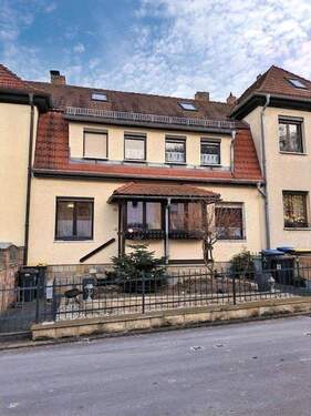 Ansicht Straße - Ein Haus mit Geschichte, Charakter und Raum für Ideen