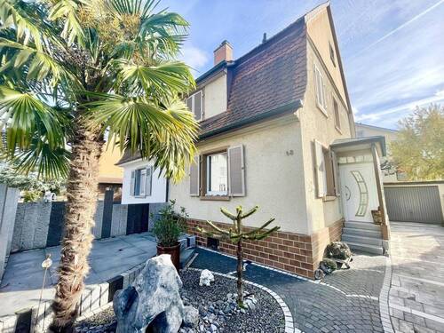 Eingangsbereich und Garage - 4 Zimmer Doppelhaushälfte in Weil am Rhein