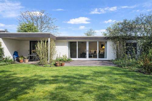 Rückseite Haus (gestaged) - 