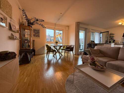 Blich in das Wohn-Esszimmer - Moderne 3-Zimmer-Wohnug mit 2 Terrassen