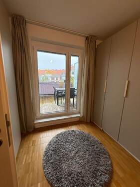 Zweite Terrasse, von zwei Zimmern zugänglich - 