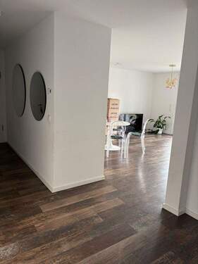 Flur zum Wohn- Esszimmer - 3 Zimmer Etagenwohnung zur Miete in Erftstadt