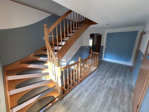 Treppe nach oben.jpeg - 