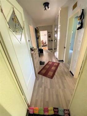EingangFlur - Etagenwohnung mit 102,40 m&sup2; in Mühlacker zum Kaufen