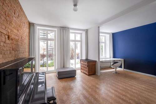 Zimmer mit Blick zur Terrasse 1 - Loftähnliche Gartenwohnung mit zwei Terrassen im beliebten Helmholzkiez