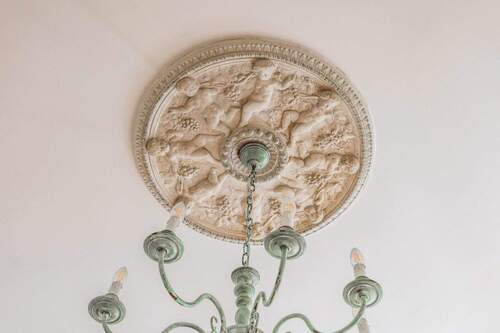 Kunstvolle Stuckrosetten - 