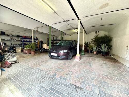 Garage - 