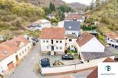 Außenansicht - Großzügiges Mehrgenerationenhaus mit Hof, Garage, Gewölbekeller und Ausbaureserve