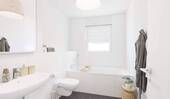 Modernes Tageslichtbad mit Badewanne - 