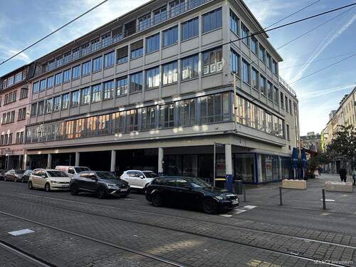 Ansicht Front u. rechts - 
