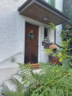 Eingang zum Haus - 2 Zimmer Etagenwohnung zum Kaufen in Badenweiler