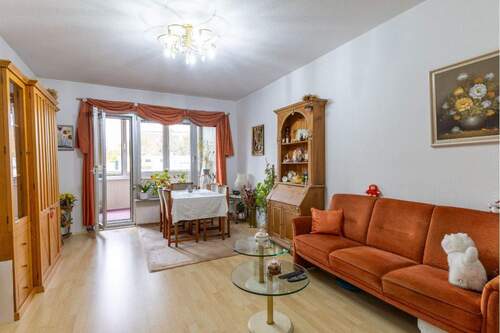 Wohnzimmer - 2 Zimmer Etagenwohnung in Berlin