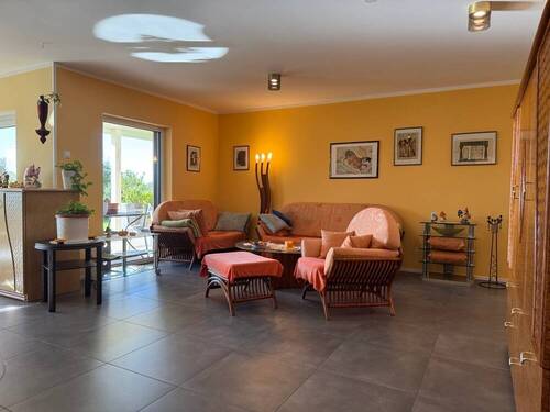 Wohnzimmer - Stilvoll wohnen - moderner Bungalow mit hochwertiger Ausstattung und Garage