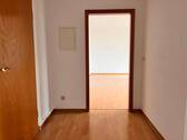 Flur (5) - 2 Zimmer Etagenwohnung zur Miete in Plauen