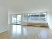 Wohnzimmer - Angebotsverfahren: *inflationsgeschützt investieren*lichtstarke Wohnung *waldnah*Garage