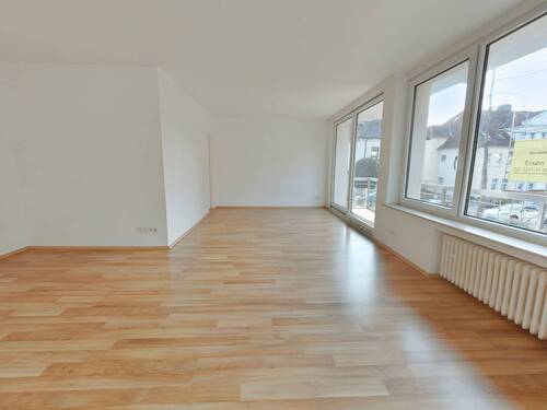 Wohnzimmer - 3 Zimmer Etagenwohnung zum Kaufen in Essen