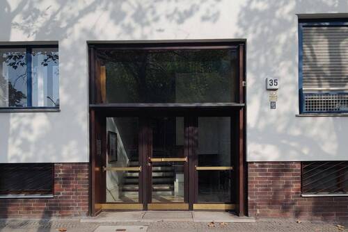 Hauseingang - 2 Zimmer Etagenwohnung zum Kaufen in Berlin / Wilmersdorf