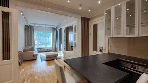Blick ins Wohnzimmer - 