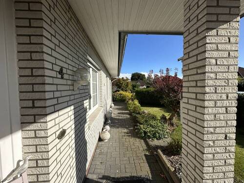Vorgarten Gang - Bungalow mit 139,00 m² in Rhauderfehn / Burlage zum Kaufen