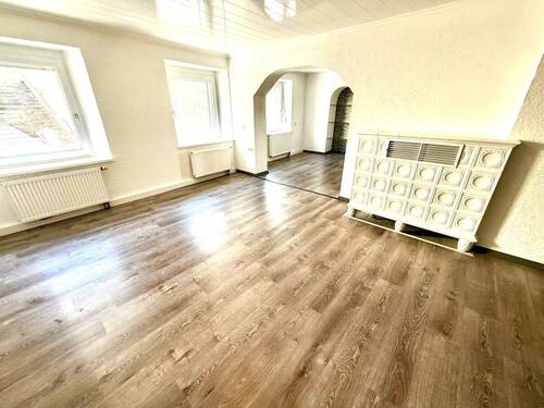 In Ihrem Wohnzimmer gen Esszimmer - 