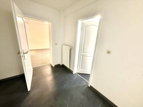 Ihr Flur gen Badezimmer & Schlafzimmer - 