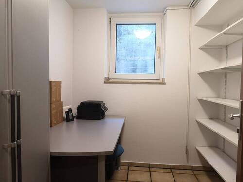 Büro im Souterrain.jpg - 