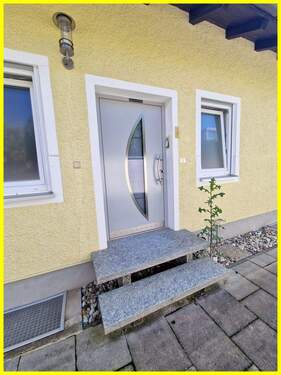 Eingang - Obergeschoss! - 7 Zimmer Mehrfamilienhaus, Wohnhaus zum Kaufen in Sengenthal