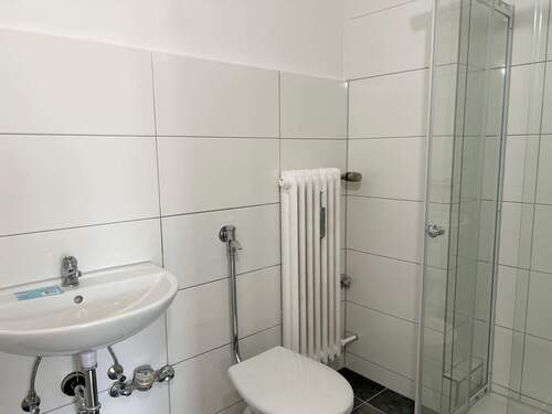 Badezimmer - Etagenwohnung mit 22,70 m² in Nürnberg zur Miete