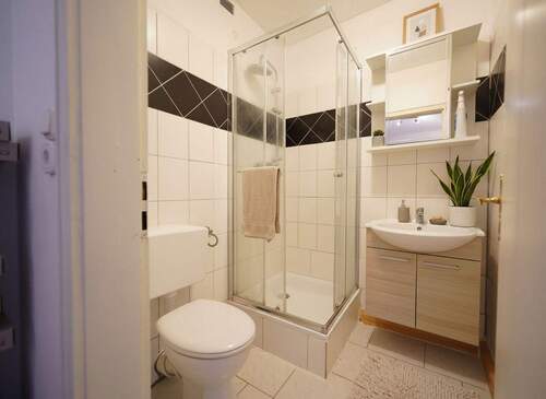 Badezimmer - 3 Zimmer Etagenwohnung zur Miete in Aachen