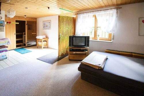 Hobbyraum mit Sauna - 