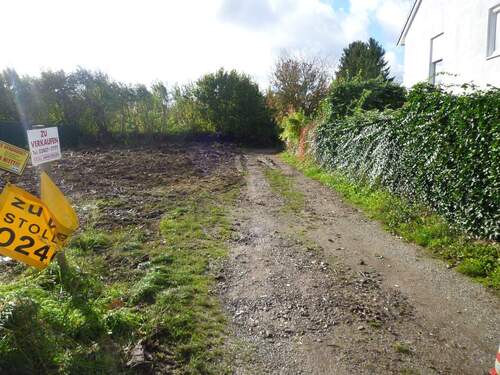 Zufahrt zu hinterem GrundstückP1090974.JPG - Grundstück zum Kaufen in Eschweiler