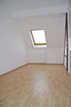 Schlafzimmer - 2 Zimmer Etagenwohnung zur Miete in Chemnitz