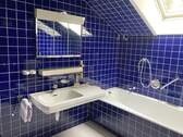 Bad mit Wanne - 