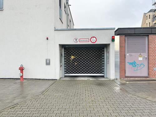 Tiefgarageneinfahrt - 