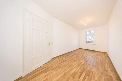 Schlafzimmer - 2 Zimmer Etagenwohnung zum Kaufen in Leipzig