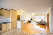 Wohn- und Essbereich - 3 Zimmer Etagenwohnung zum Kaufen in Sachsenheim