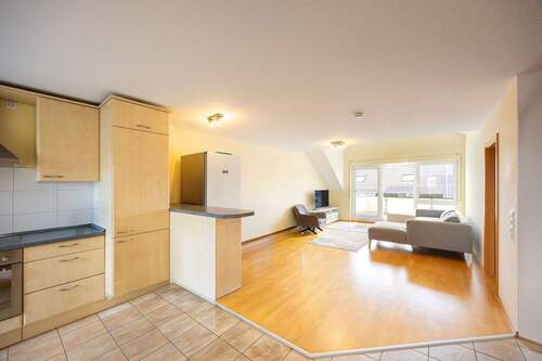 Wohn- und Essbereich - 3 Zimmer Etagenwohnung zum Kaufen in Sachsenheim