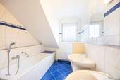 Badezimmer - Etagenwohnung mit 84,90 m&sup2; in Sachsenheim zum Kaufen