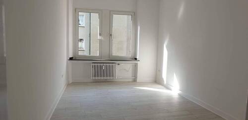kleiner Raum zur Strasse.jpg - 