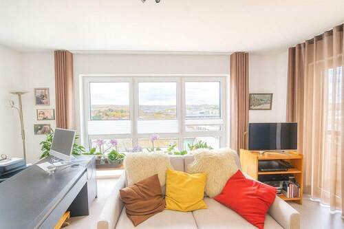 Wohnzimmer - 2 Zimmer Etagenwohnung zum Kaufen in Nastätten