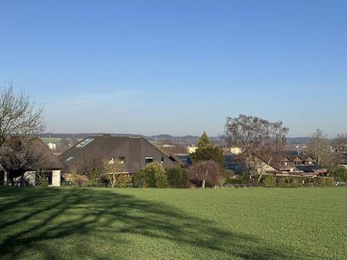 Hier wohnen Sie in gesuchter, gewachsener Nachbarschaft - Großzügiges Wohnhaus mit ELW in bester Feldrandlage von Belm