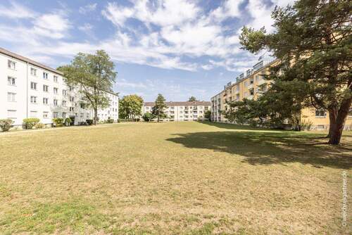 Innenhof der Wohnanlage - Etagenwohnung mit 52,80 m&sup2; in München zum Kaufen